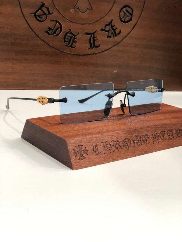 Picture of Chrome Hearts Sunglasses _SKUfw46735834fw